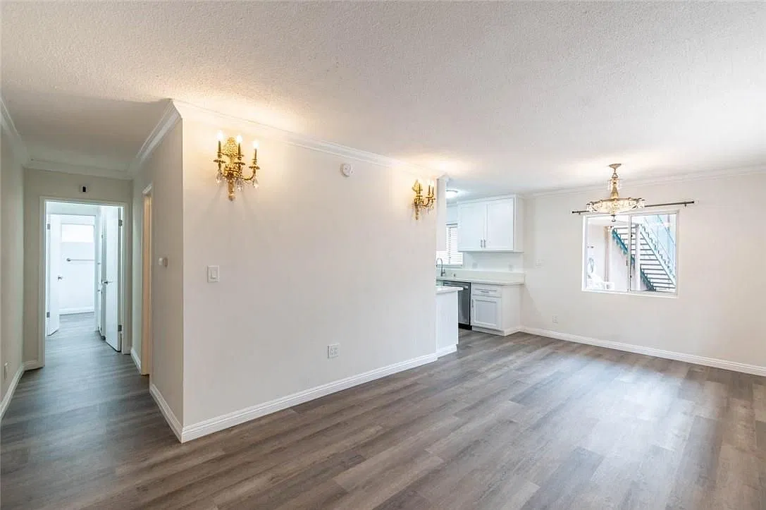 2 bed, 1.0 bath, 742 sqft, $2,250 — Photo 2