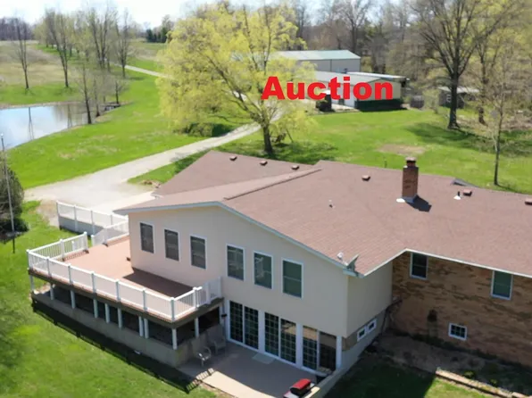 12280 E Night Rd, Dix, IL 62830