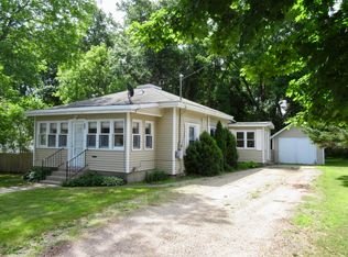 215 E Grant St, Greenville, MI 48838