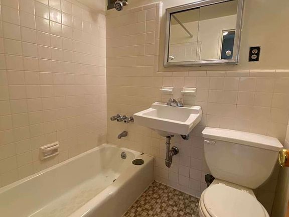 5th image of 125 W 81st St #1A1