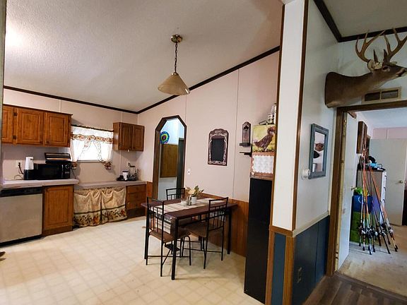 5th image of 262 Lemay Ln