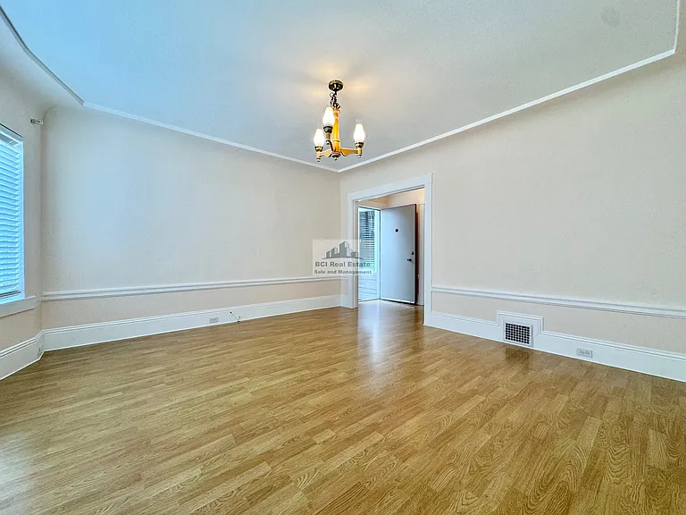 555 Silver Ave — Photo 2