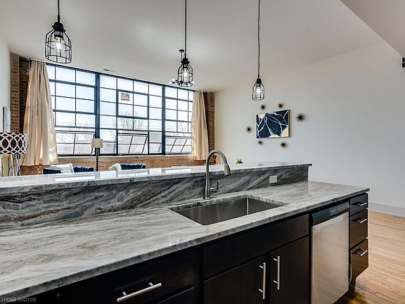 4th image of 1430 W 21st St #211