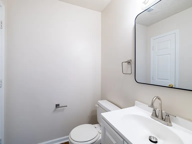 1823 Griffiths Ave — Photo 16
