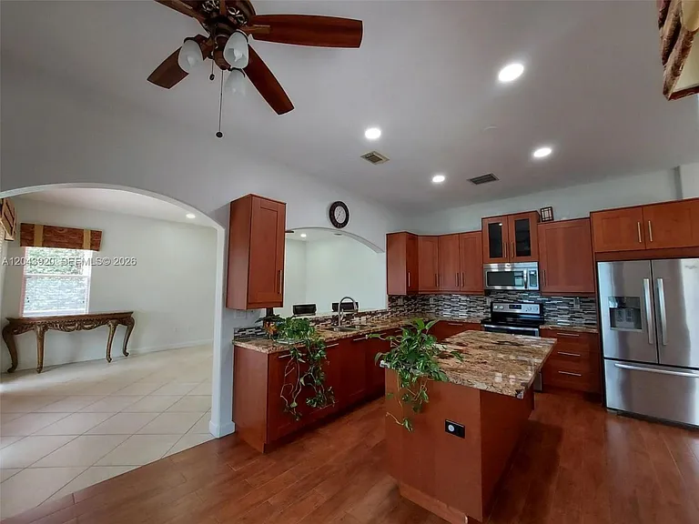 5350 SW 130th Ter #5350 — Photo 8