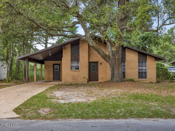 1605 S 10th St, Ocean Springs, MS 39564