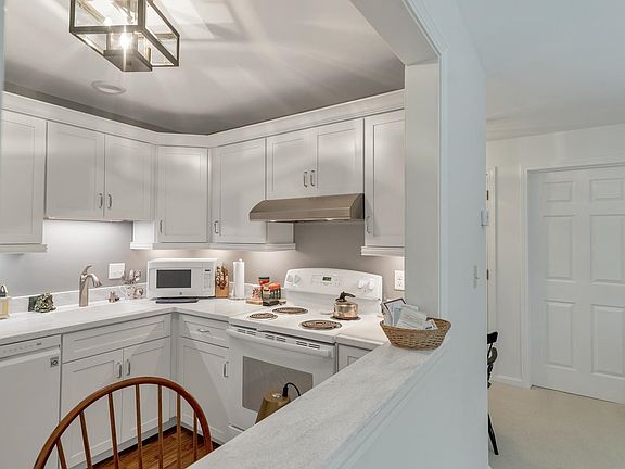 5th image of 332 Parkside Road #2