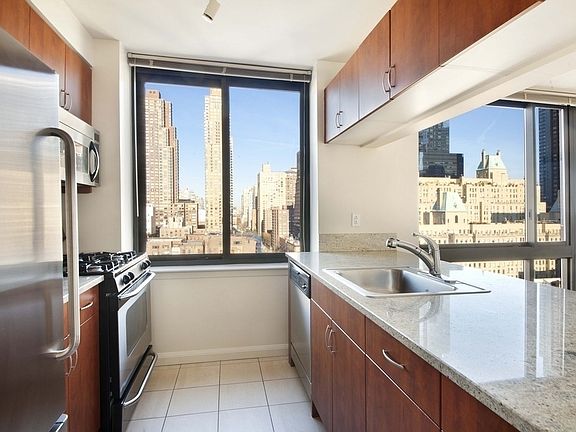 5th image of 400 W 55th St APT 10F