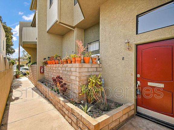 2nd image of 208 S Broadway APT B