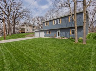 712 Lindberg Dr, Council Bluffs, IA 51503