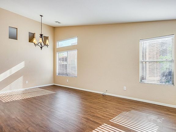 4th image of 6107 N Pajaro Ln