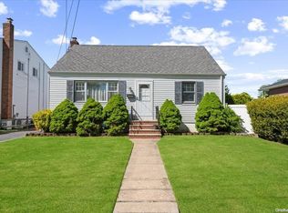2000 Charles St, Bellmore, NY 11710