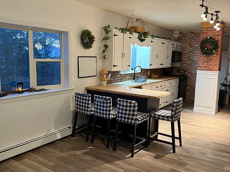 977 Rockdale Ave — Photo 9