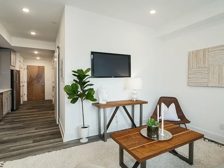 1245 Ridge Avenue — Photo 4