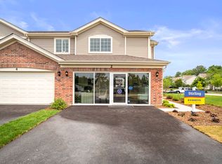15 West Lake Ct, Cary, IL 60013