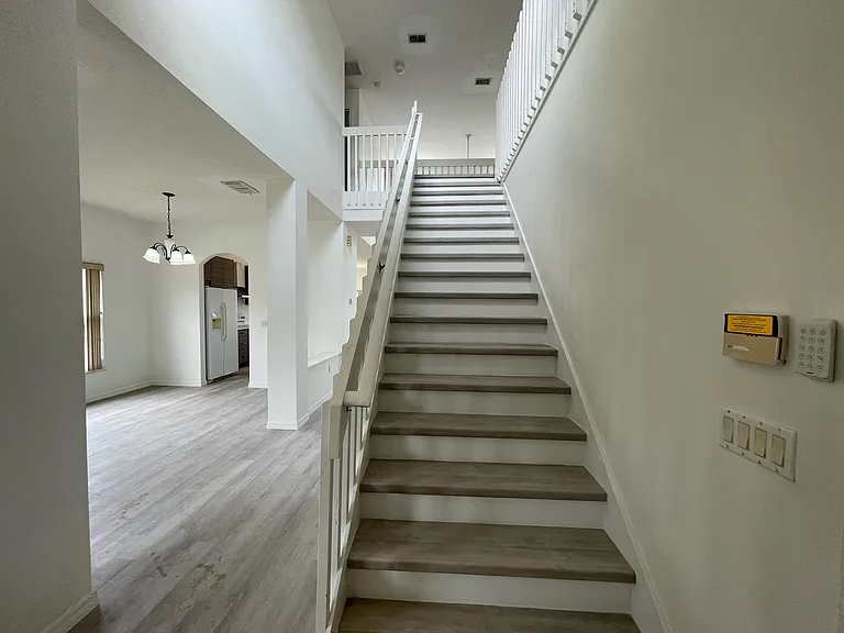 201 Kensington Dr — Photo 29