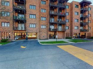 9355 Landings Ln UNIT 201, Des Plaines, IL 60016