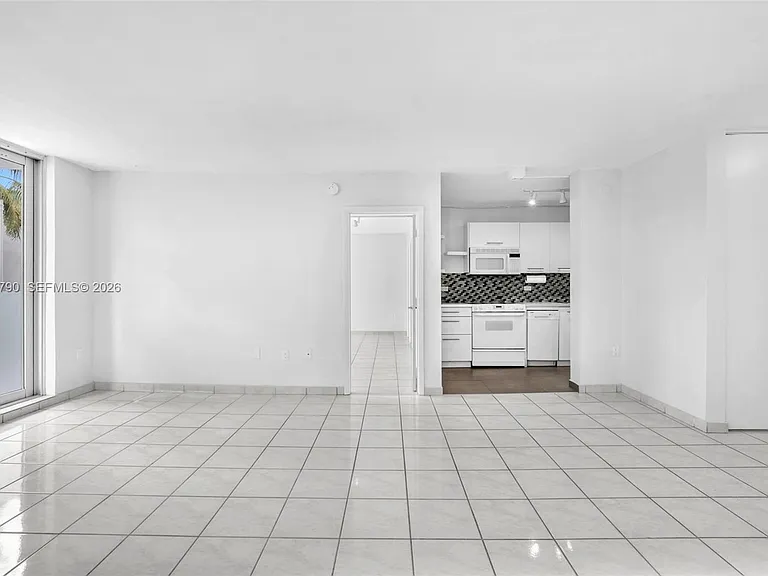 5313 Collins Ave #204 — Photo 6