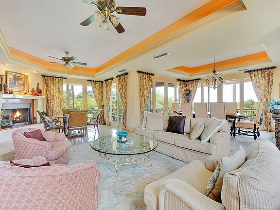 3rd image of 8 N Pelican Dr