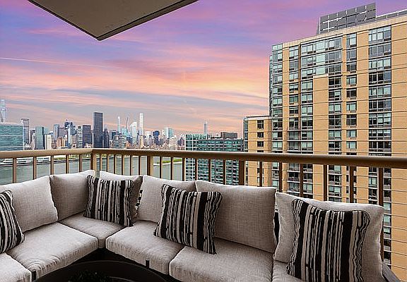 3rd image of 474 48th Ave APT 27C