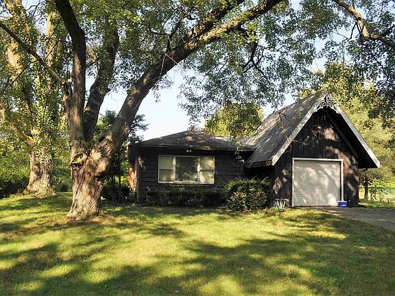 4th image of 318 South Dr