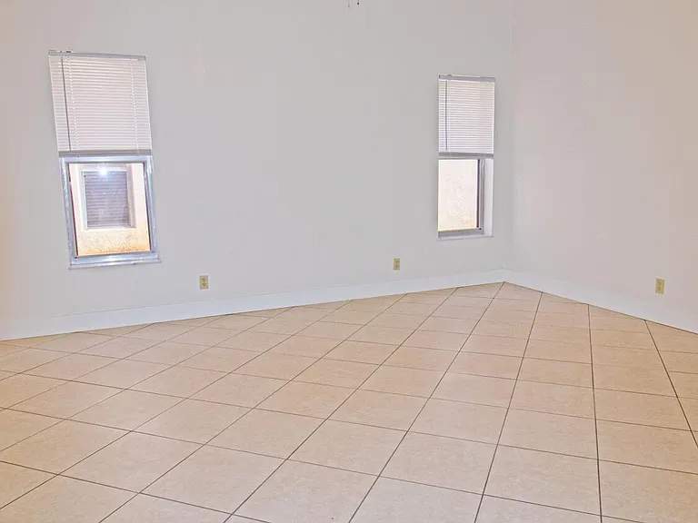 8883 SE Hobe Ridge Ave — Photo 18
