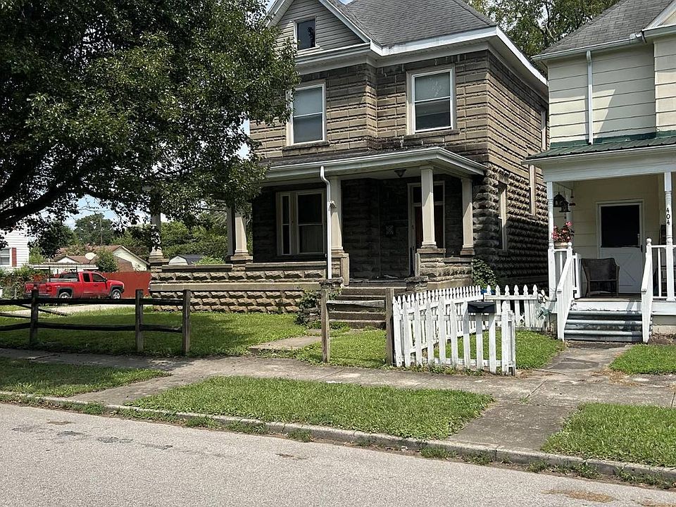1st image of 402 Main St