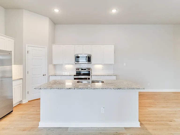830 Staglin St #B — Photo 7