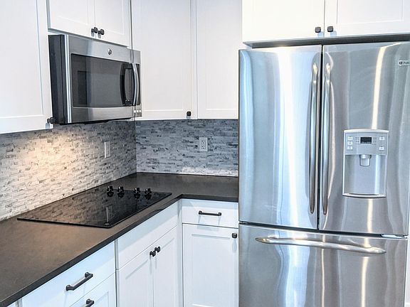 4th image of 16045 SE 2nd St
