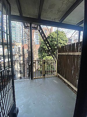 3rd image of 311 E 84th St APT 5C