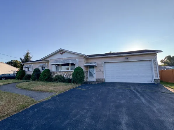 7 Ann Ave, Dartmouth, MA 02747