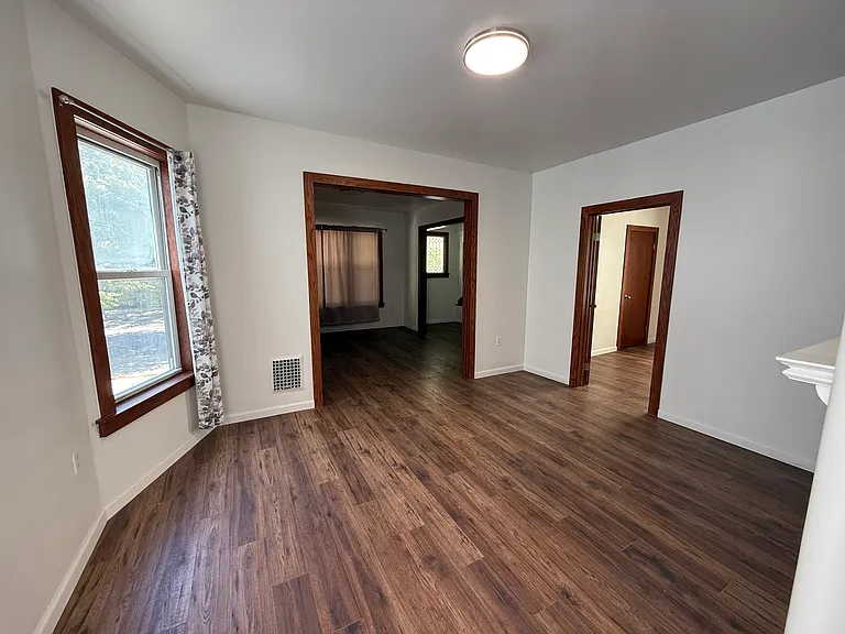 Dinning room - 2 windows