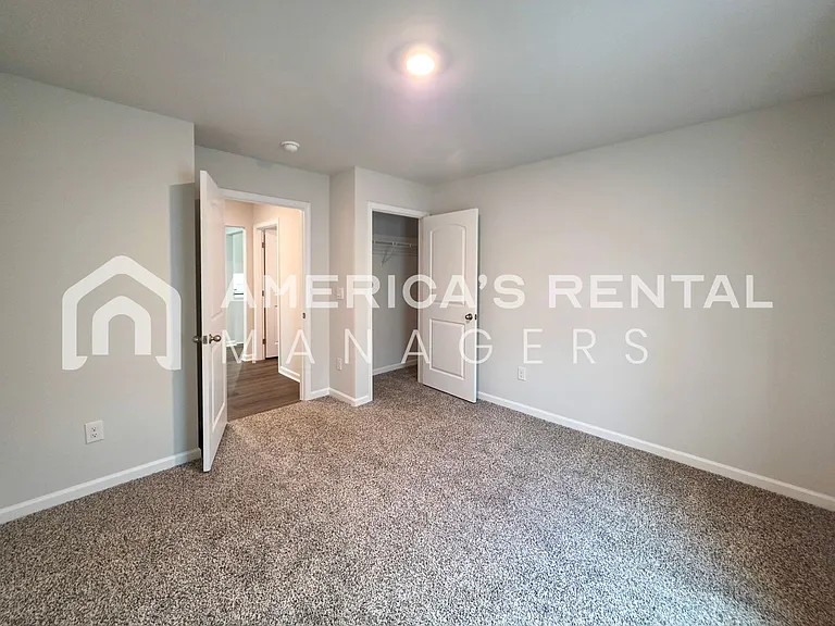 1508 Heritage Cir SE — Photo 17