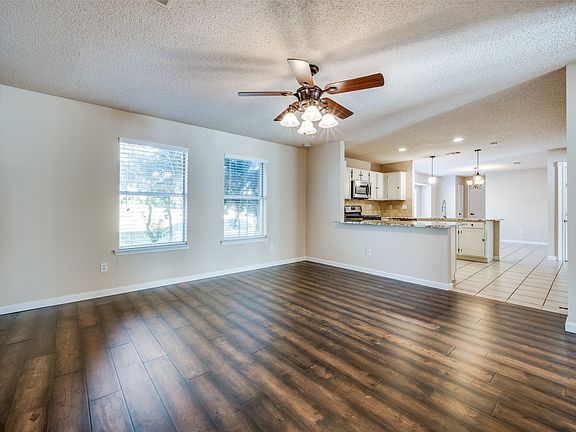 5th image of 3214 Meadowview Dr