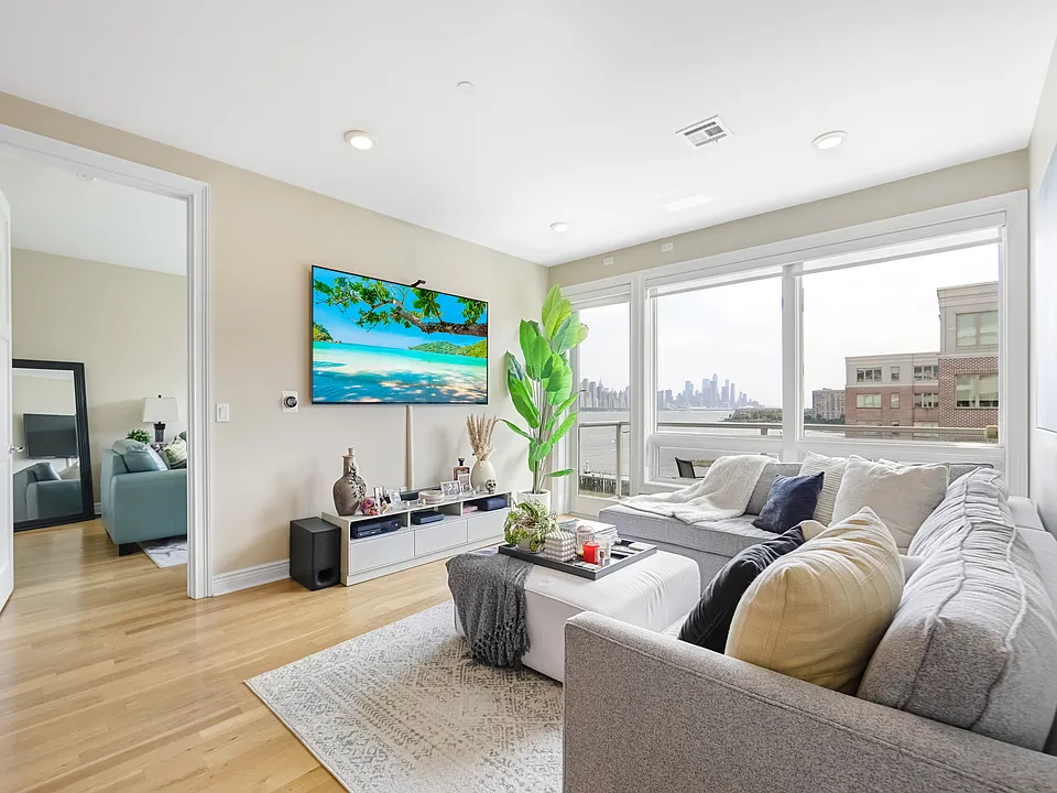 10 Main St #414