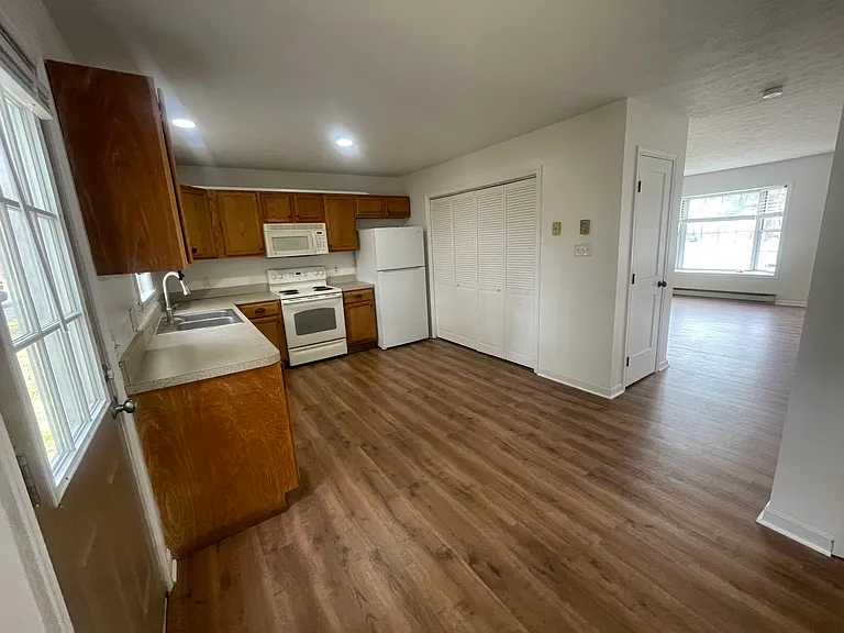 100 Warren Cir — Photo 6