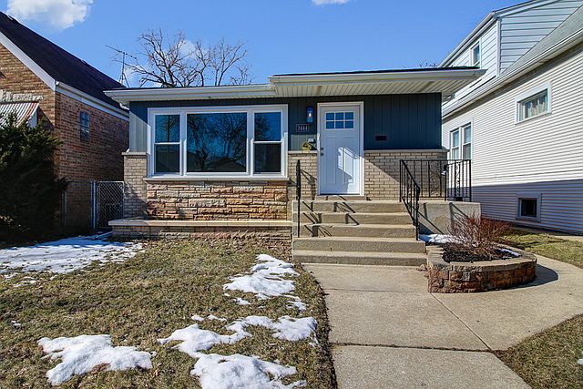 1st image of 3444 N Neenah Ave
