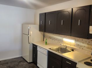 25 Jackson Pl APT C, Saint Charles, MO 63303