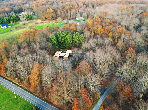 Muir Woods Dr, Warren, OH 44484
