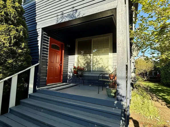 322 24th Ave E #B, Seattle, WA 98112