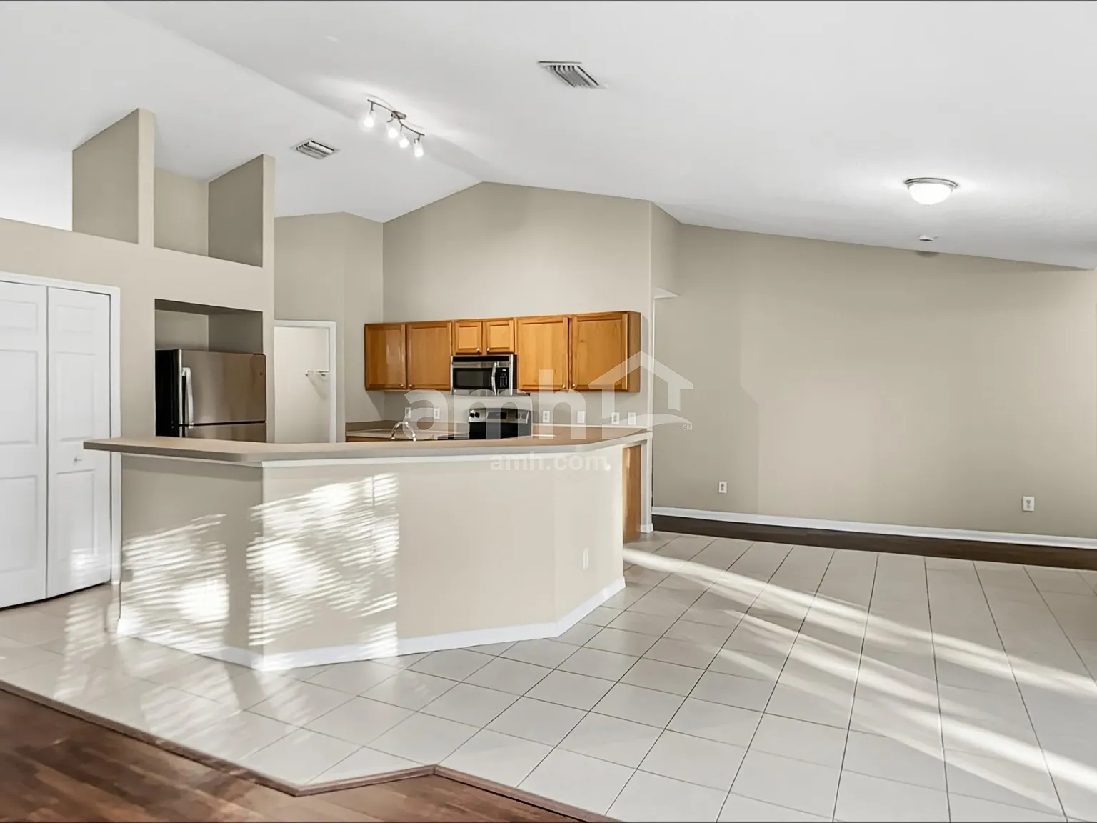 4 bed, 2.0 bath, 2236 sqft, $2,865 — Photo 4
