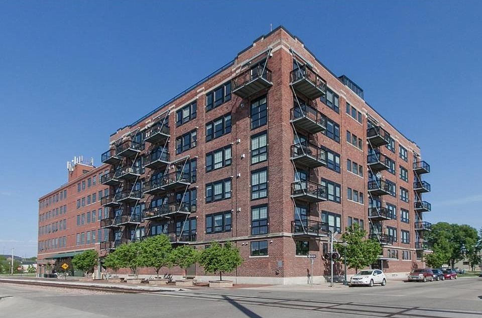 1st image of 900 2nd St SE APT 602
