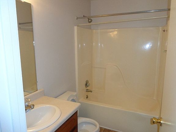 3rd image of 351 Peabody Dr