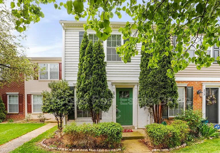 575 Lancaster Pl — Photo 1