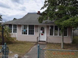 5 Lookout St, Beachwood, NJ 08722