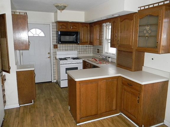 2nd image of 6433 W 164th Pl