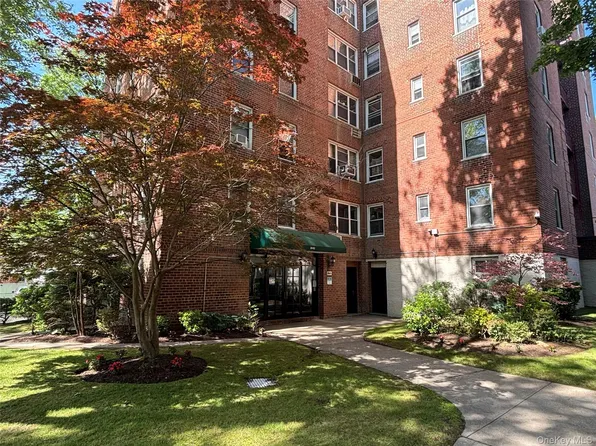 28-02 Parsons Blvd #1E, Flushing, NY 11354