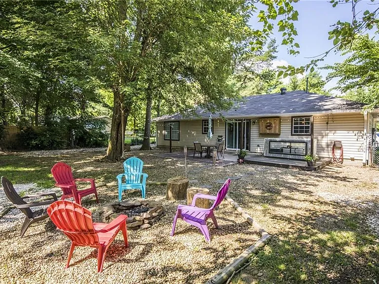 1018 N Lonnie Ave — Photo 2