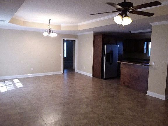5th image of 163 Pecan Dr NE