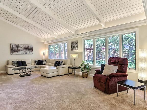 5th image of 20164 Williamsburg Ln
